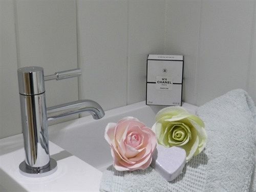 Posh Huts Farmstay Falstone 외부 사진